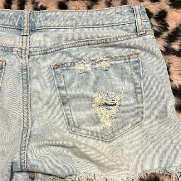 GAP Retro Light Blue Jean Shorts - Picture 4 of 5